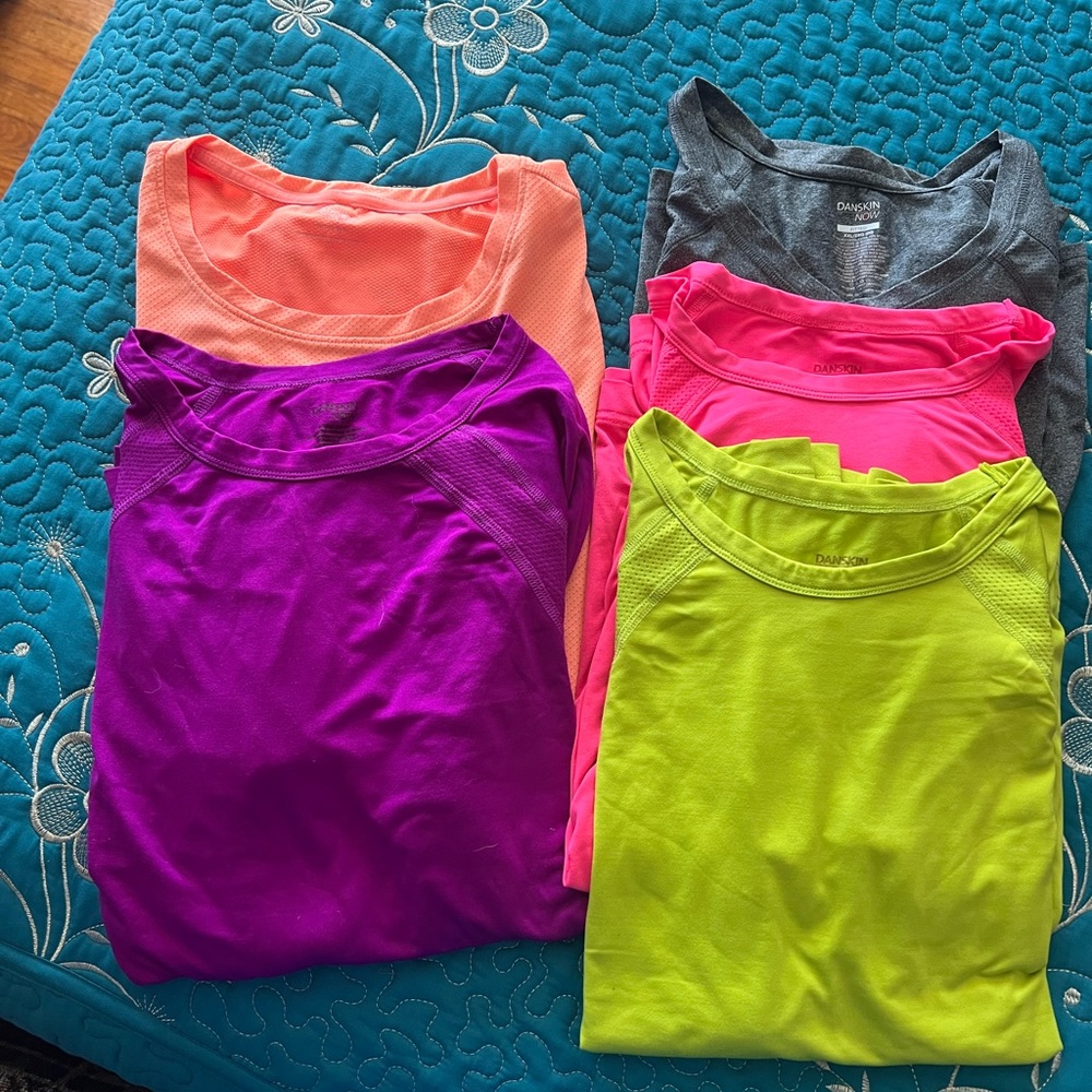 Active wear long sleeve tops selling ALL 5 as a bundle